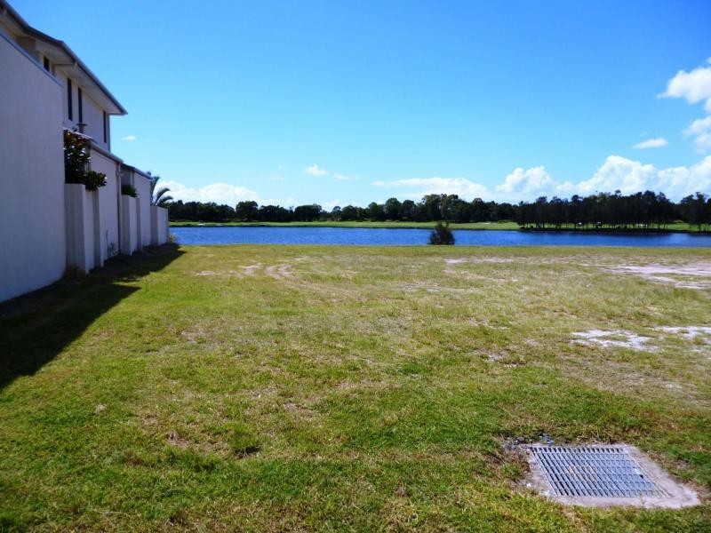 6075 Lugano Drive, Hope Island QLD 4212