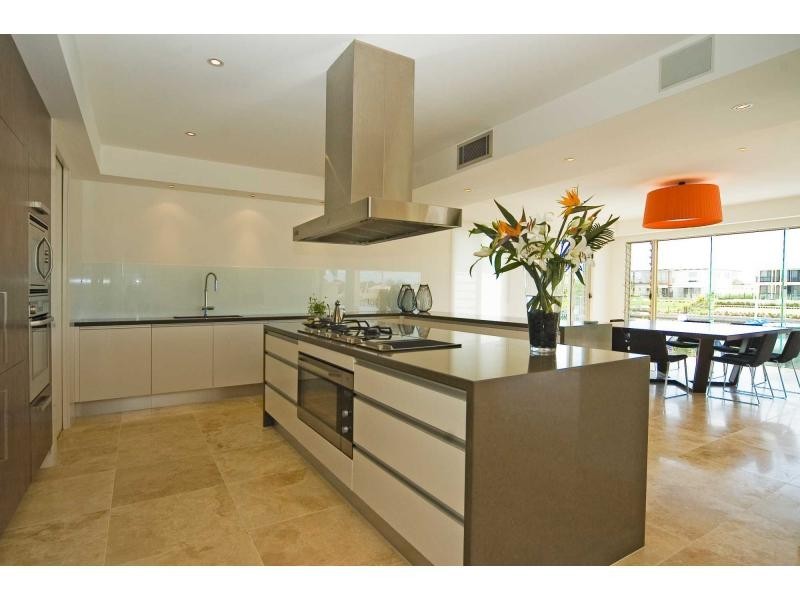 Hope Island QLD 4212