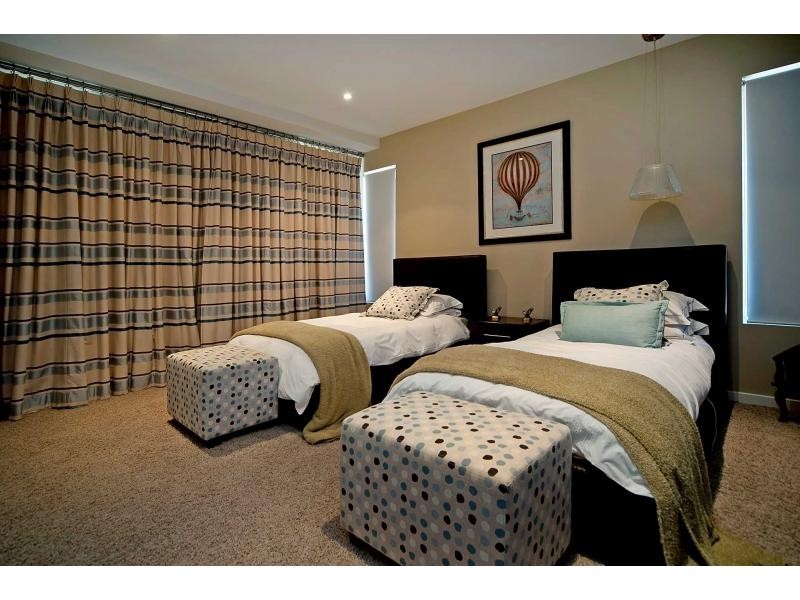 Hope Island QLD 4212