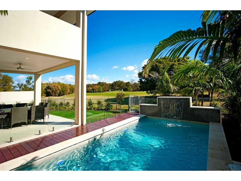 9102 Peter Senior Drive, Hope Island QLD 4212