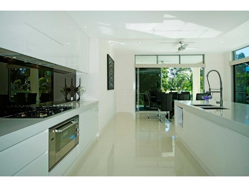 9102 Peter Senior Drive, Hope Island QLD 4212