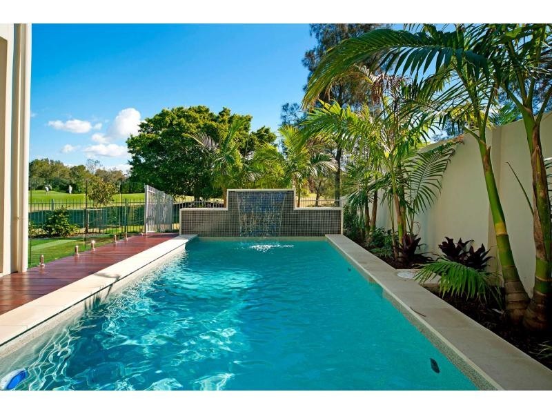 9102 Peter Senior Drive, Hope Island QLD 4212