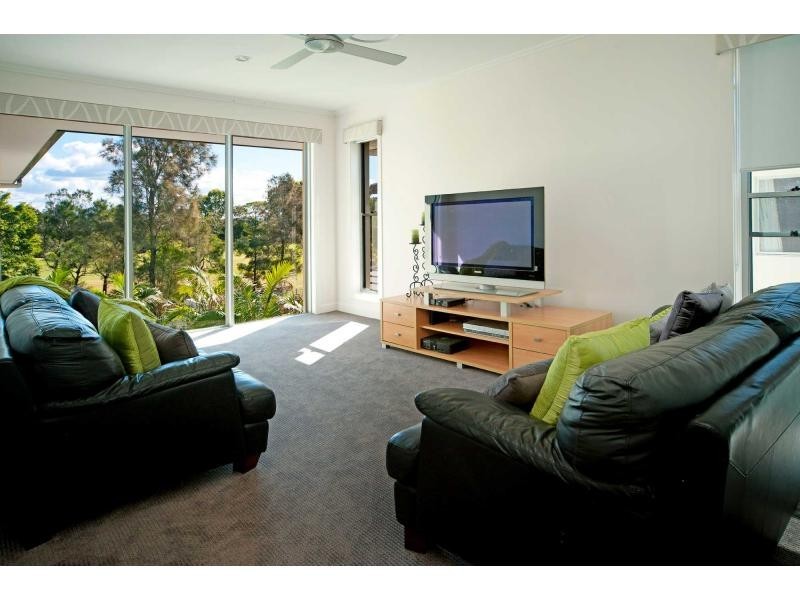 9102 Peter Senior Drive, Hope Island QLD 4212