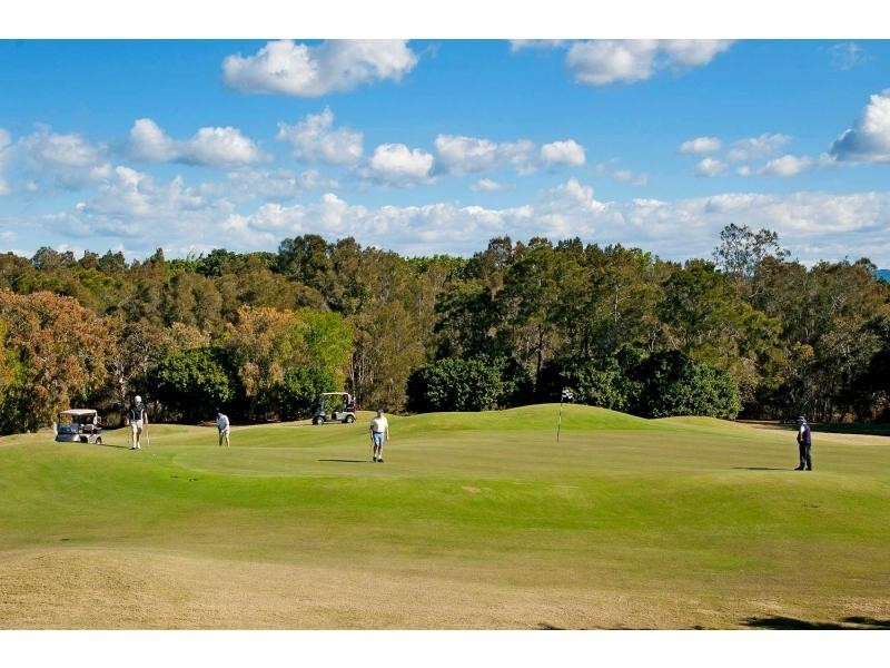 9102 Peter Senior Drive, Hope Island QLD 4212