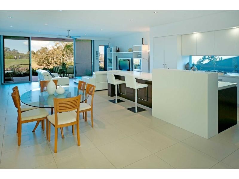 7523 Springfield Drive, Hope Island QLD 4212