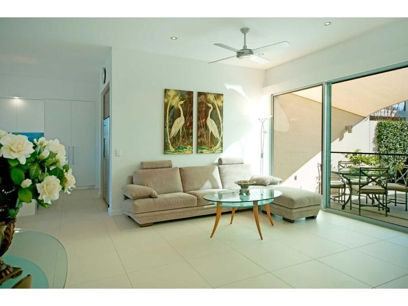 7523 Springfield Drive, Hope Island QLD 4212