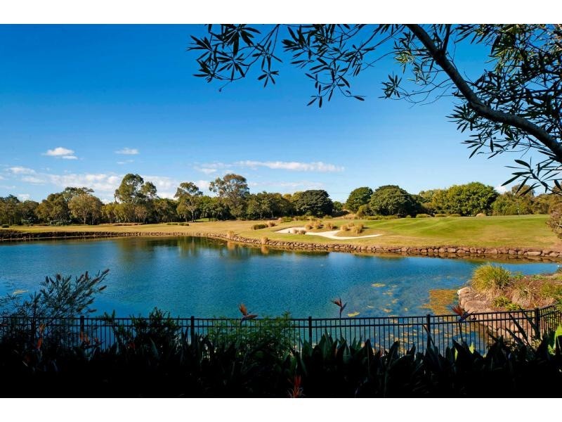 7523 Springfield Drive, Hope Island QLD 4212