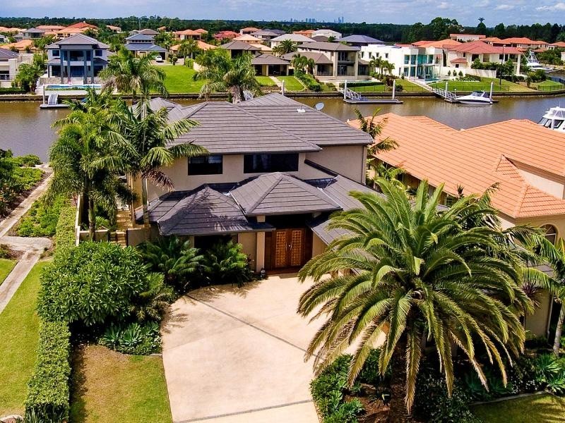 2324 Cressbrook Drive, Hope Island QLD 4212