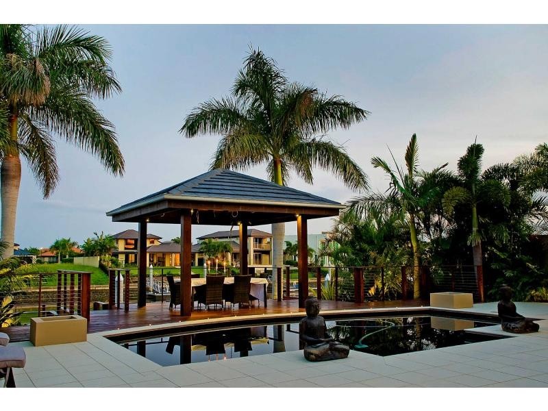 2324 Cressbrook Drive, Hope Island QLD 4212