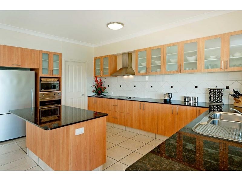 506 Oyster Cove Promenade, Hope Island QLD 4212