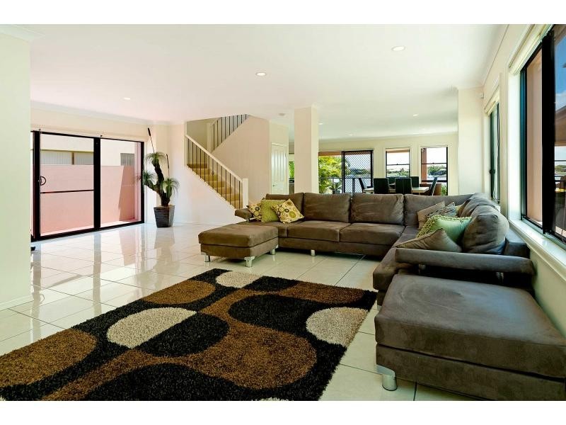 506 Oyster Cove Promenade, Hope Island QLD 4212