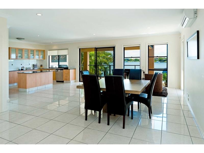 506 Oyster Cove Promenade, Hope Island QLD 4212