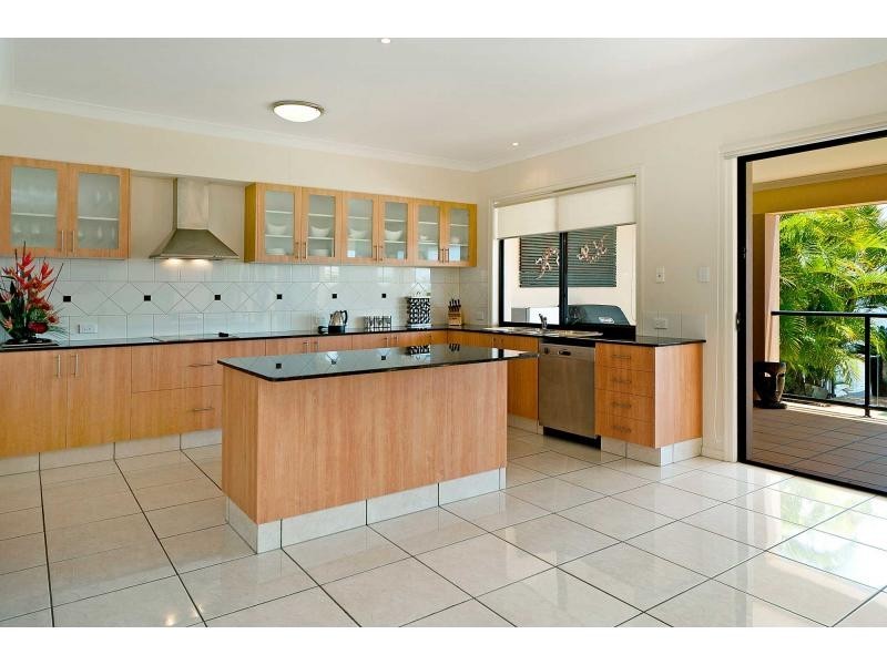 506 Oyster Cove Promenade, Hope Island QLD 4212