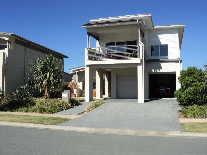 Hope Island QLD 4212