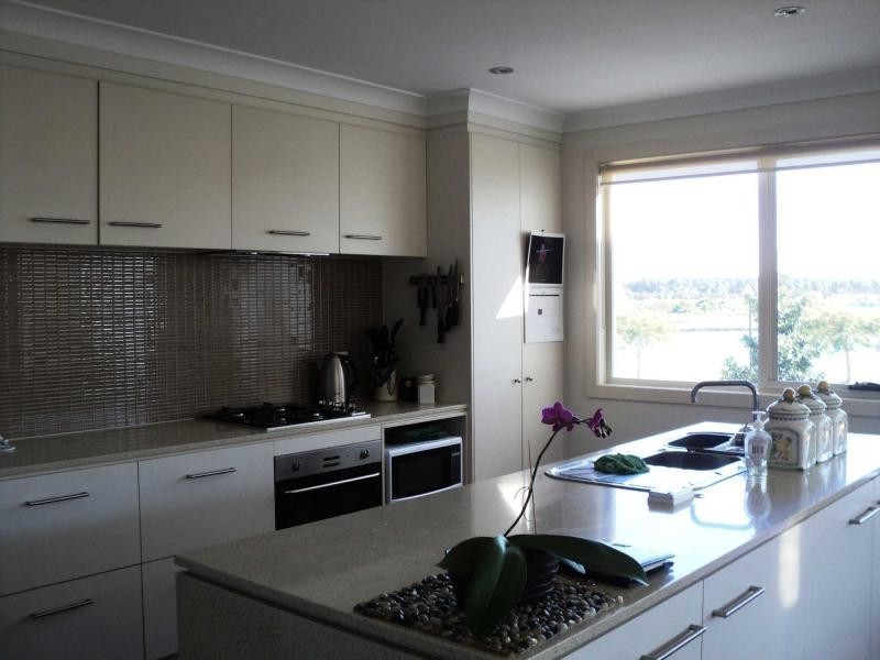 Hope Island QLD 4212