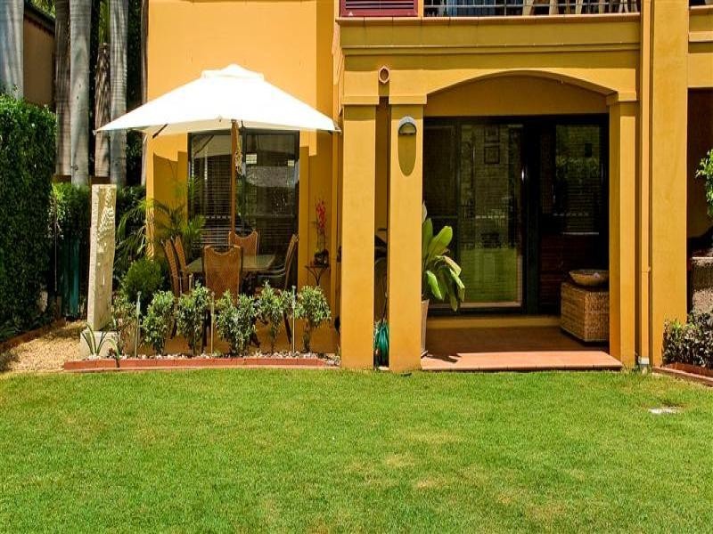 3258 Palladian Drive, Hope Island QLD 4212