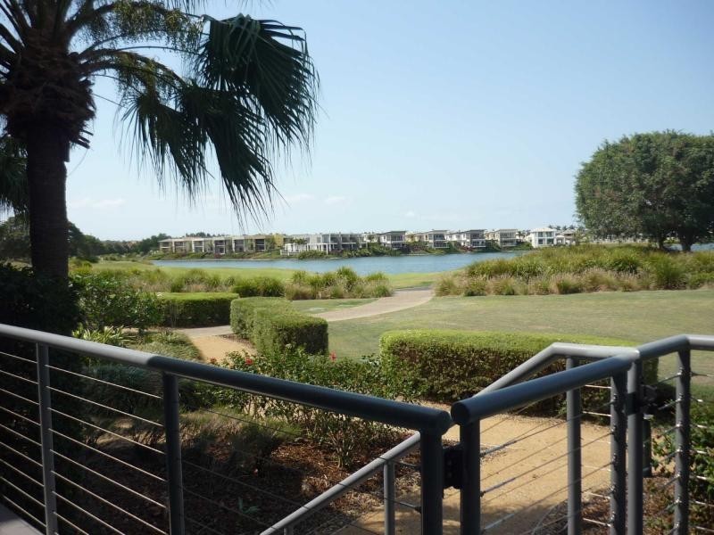 Hope Island QLD 4212