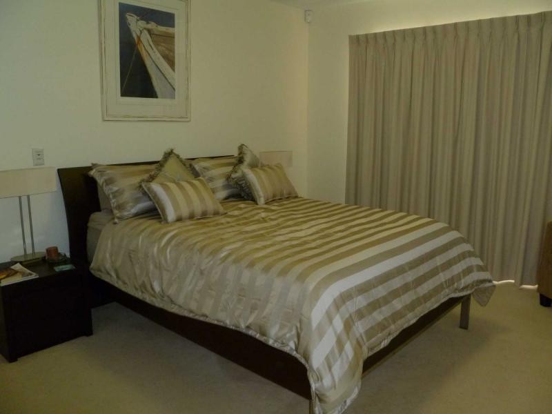 Hope Island QLD 4212