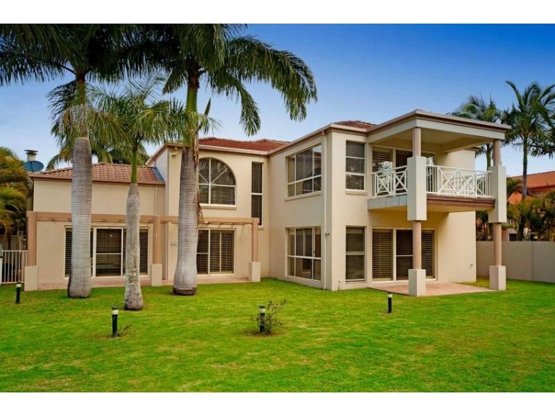 8208 Magnolia Drive West, Hope Island QLD 4212