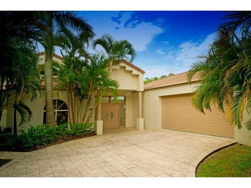 8208 Magnolia Drive West, Hope Island QLD 4212