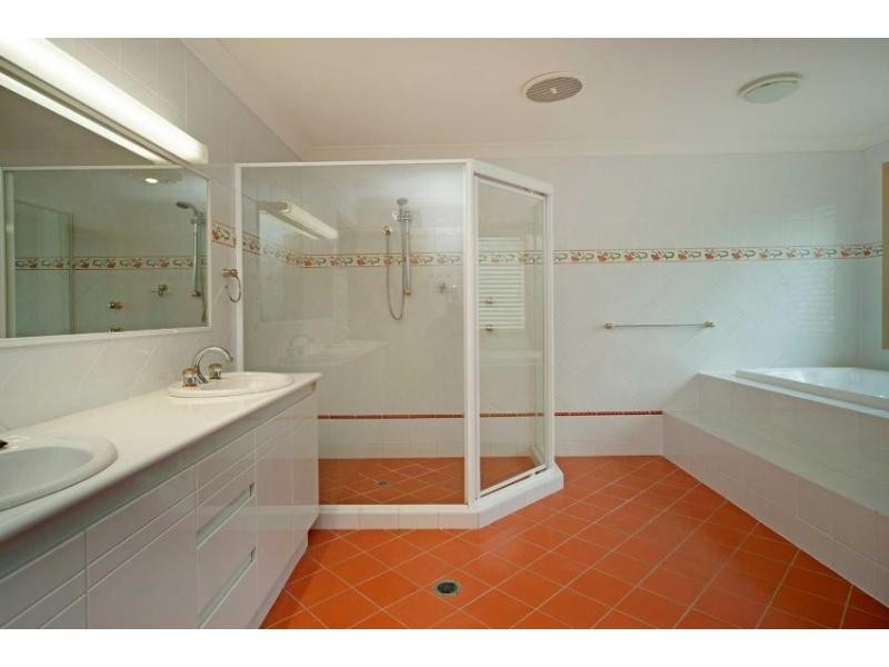 8208 Magnolia Drive West, Hope Island QLD 4212