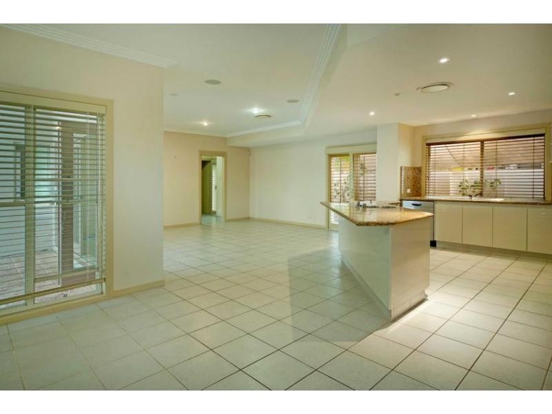 8208 Magnolia Drive West, Hope Island QLD 4212