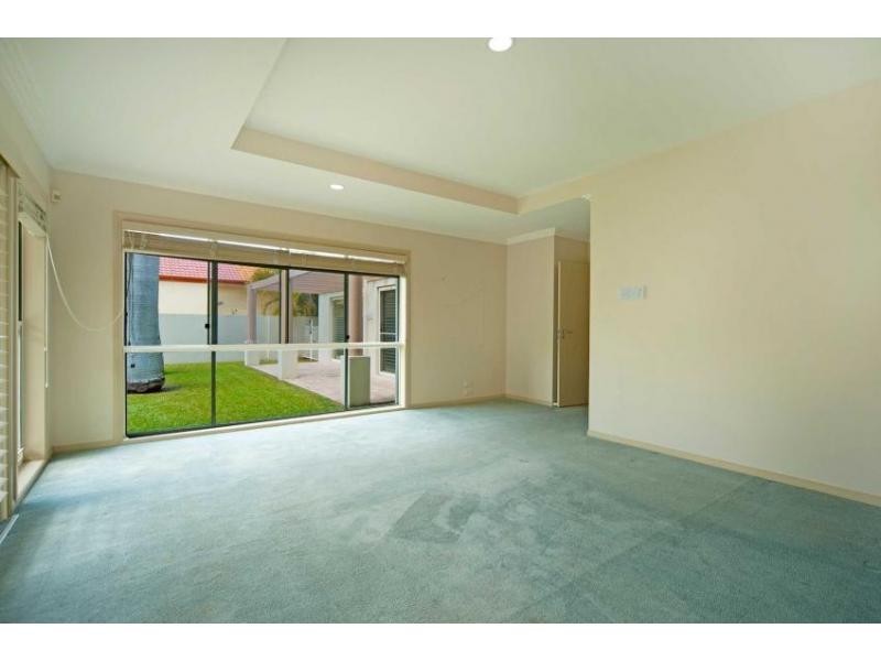 8208 Magnolia Drive West, Hope Island QLD 4212