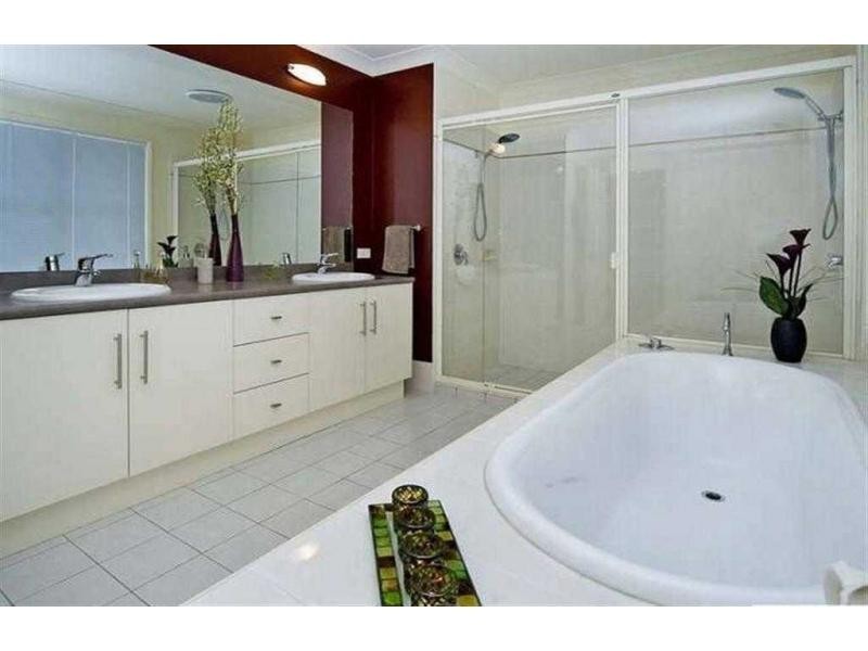 Coomera Waters QLD 4209