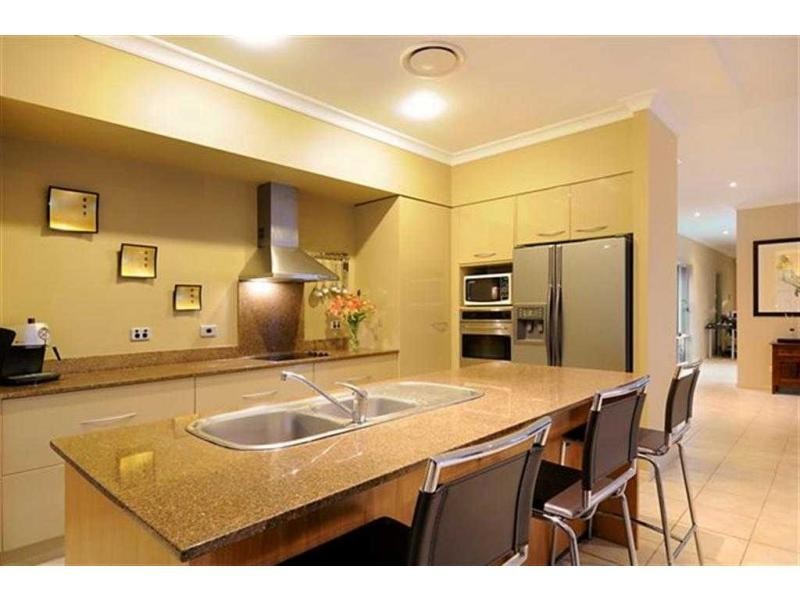 2044 Carlton Drive, Hope Island QLD 4212