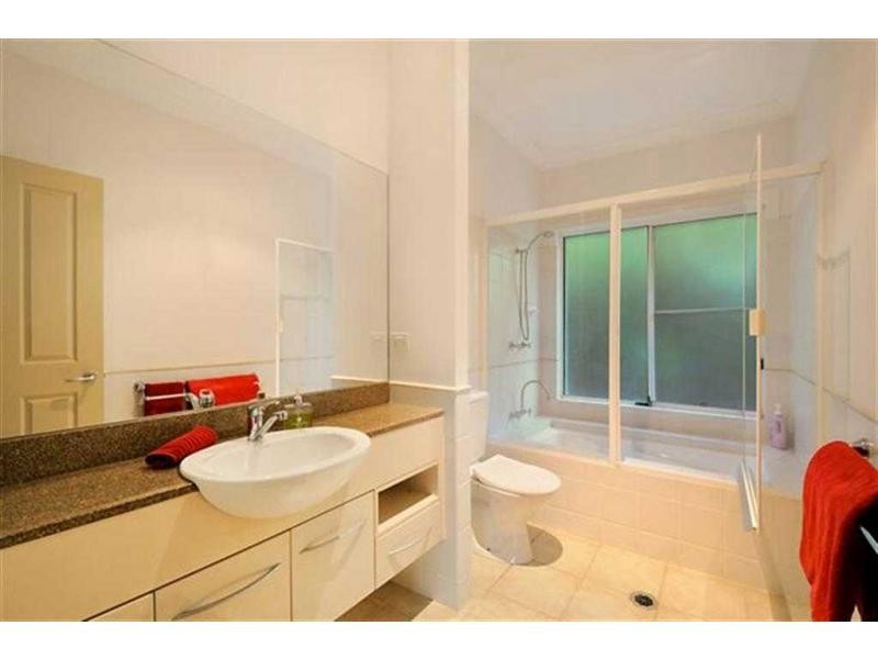 2044 Carlton Drive, Hope Island QLD 4212