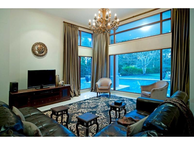 8202 Magnolia Drive West, Hope Island QLD 4212