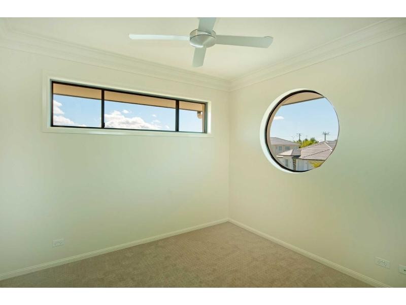 9113 Peter Senior Drive, Hope Island QLD 4212