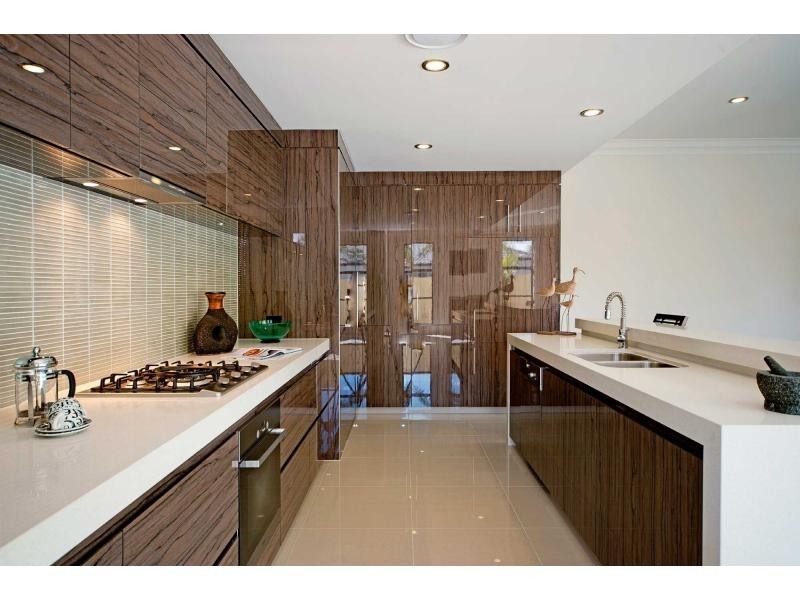 9113 Peter Senior Drive, Hope Island QLD 4212