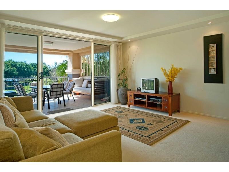 8427 Magnolia Drive East, Hope Island QLD 4212