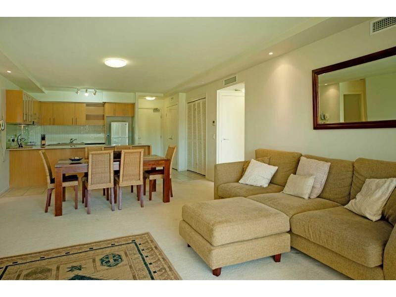 8427 Magnolia Drive East, Hope Island QLD 4212