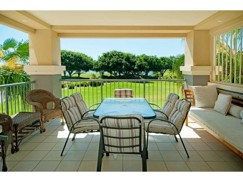 8427 Magnolia Drive East, Hope Island QLD 4212