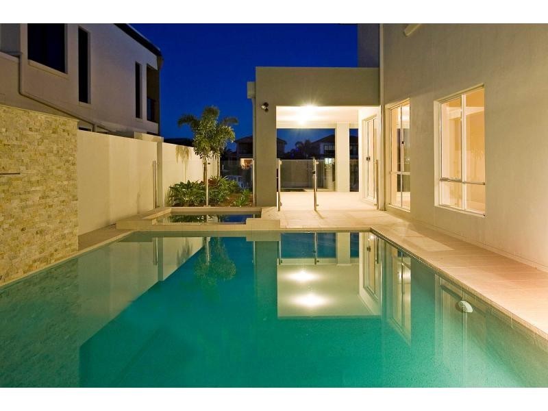 2312 Belmont Court East, Hope Island QLD 4212