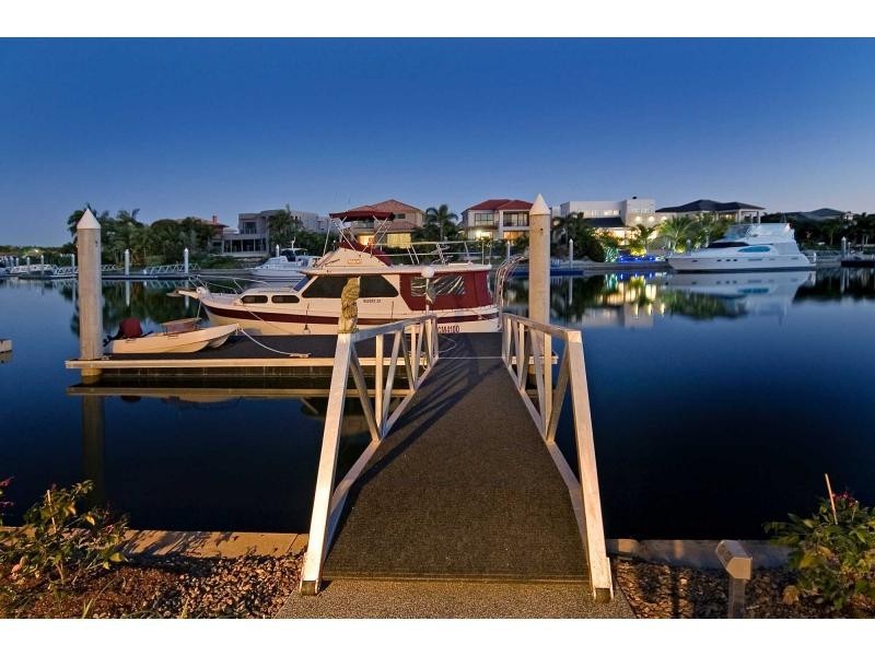 2312 Belmont Court East, Hope Island QLD 4212