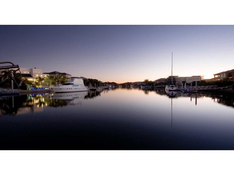 2312 Belmont Court East, Hope Island QLD 4212