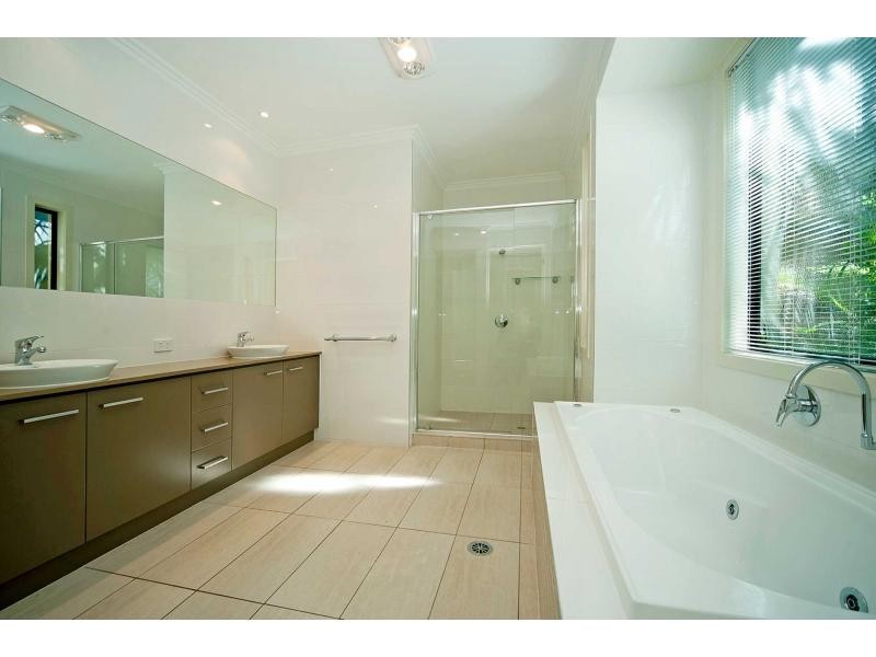 6146 Vico Avenue, Hope Island QLD 4212