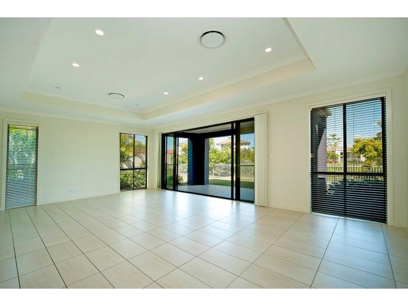 6146 Vico Avenue, Hope Island QLD 4212