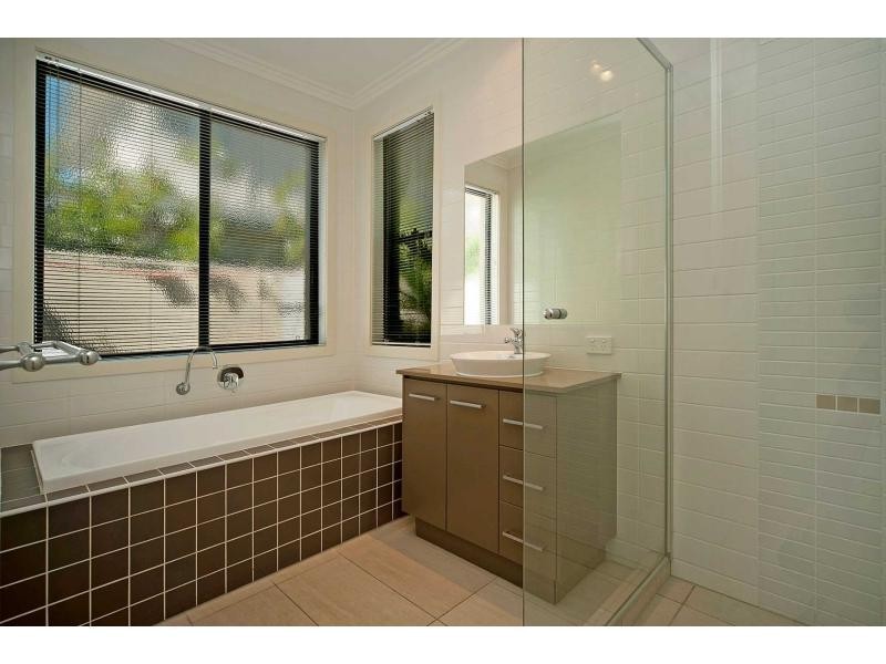 6146 Vico Avenue, Hope Island QLD 4212