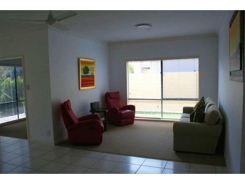 2560 Cressbrook Drive, Hope Island QLD 4212