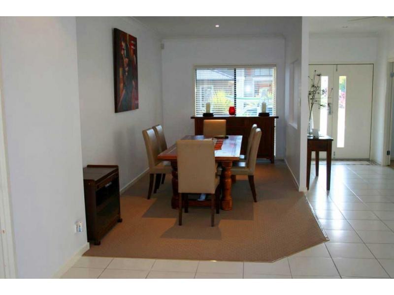2560 Cressbrook Drive, Hope Island QLD 4212