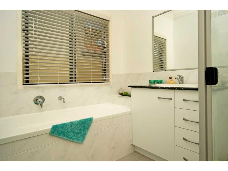 2560 Cressbrook Drive, Hope Island QLD 4212