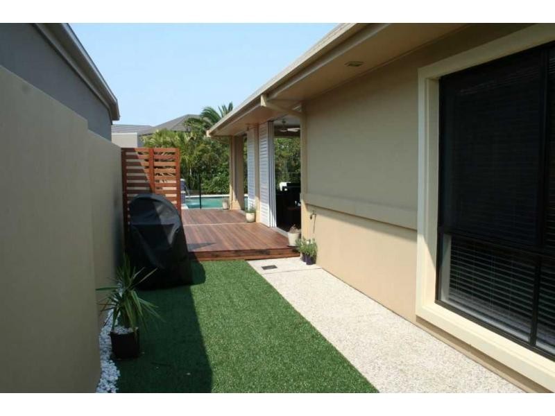 2560 Cressbrook Drive, Hope Island QLD 4212