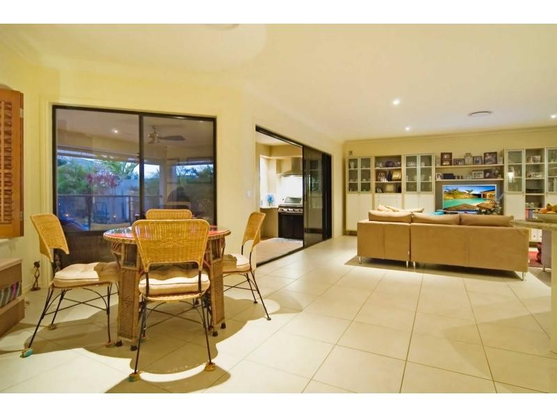 2550 Belmont Court West, Hope Island QLD 4212