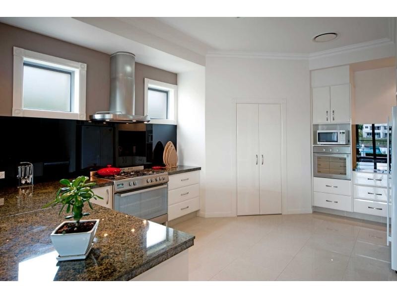 2218 Taromeo Court, Hope Island QLD 4212