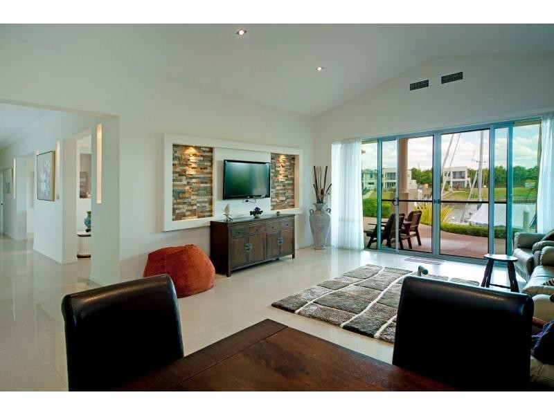 2218 Taromeo Court, Hope Island QLD 4212