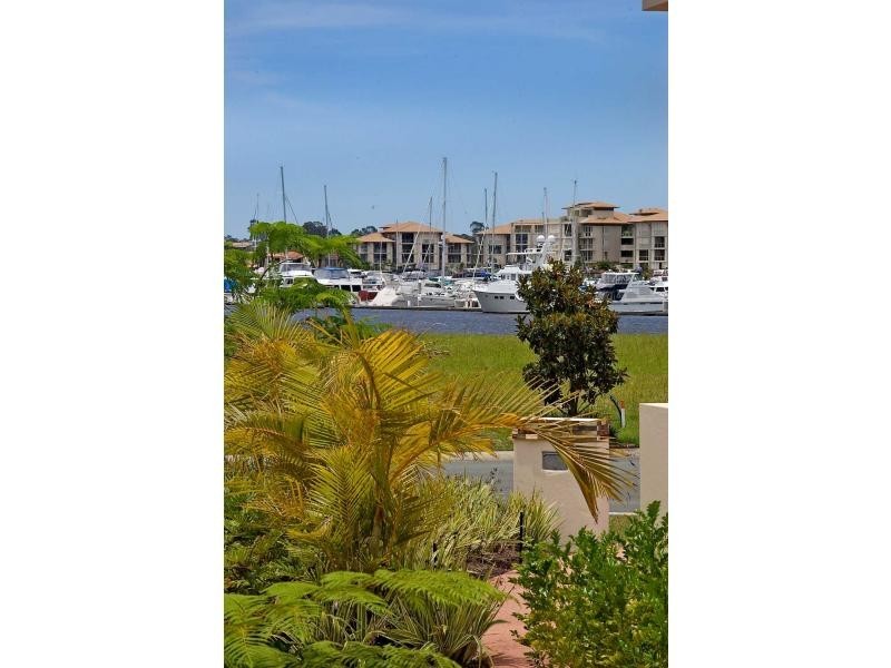 2218 Taromeo Court, Hope Island QLD 4212